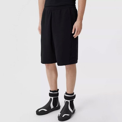Burberry SS22 Black Logo Embroidered Drawstring Loose Fit Casual Shorts Men. 80508941 Shop Burberry SS22 Black Logo Embroidered Drawstring Loose Fit Casual Shorts Men. 80508941