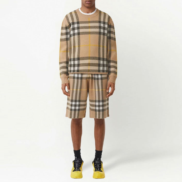 Lookbook Burberry SS22 Crewneck Sweater Lengan Panjang Kotak Coklat Lelaki 80549201