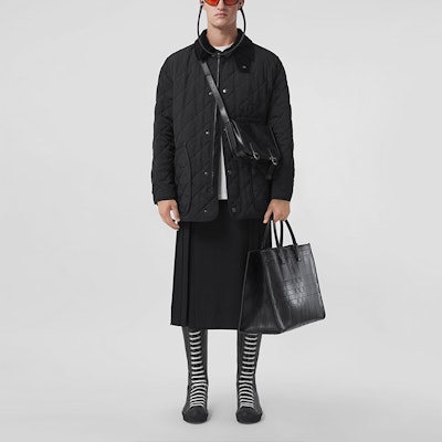 Abrigo Burberry SS22 Diamond Acolchado Cuello Corderoy Negro Invierno. 80491351 Shop Abrigo Burberry SS22 Diamond Acolchado Cuello Corderoy Negro Invierno. 80491351