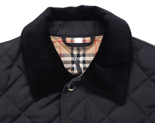 Abrigo Burberry SS22 Diamond Acolchado Cuello Corderoy Negro Invierno. 80491351 Sizing Abrigo Burberry SS22 Diamond Acolchado Cuello Corderoy Negro Invierno. 80491351