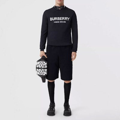 버버리 SS22 로고 울 블렌드 니트 스웨터 블랙 80511281 Lookbook 버버리 SS22 로고 울 블렌드 니트 스웨터 블랙 80511281