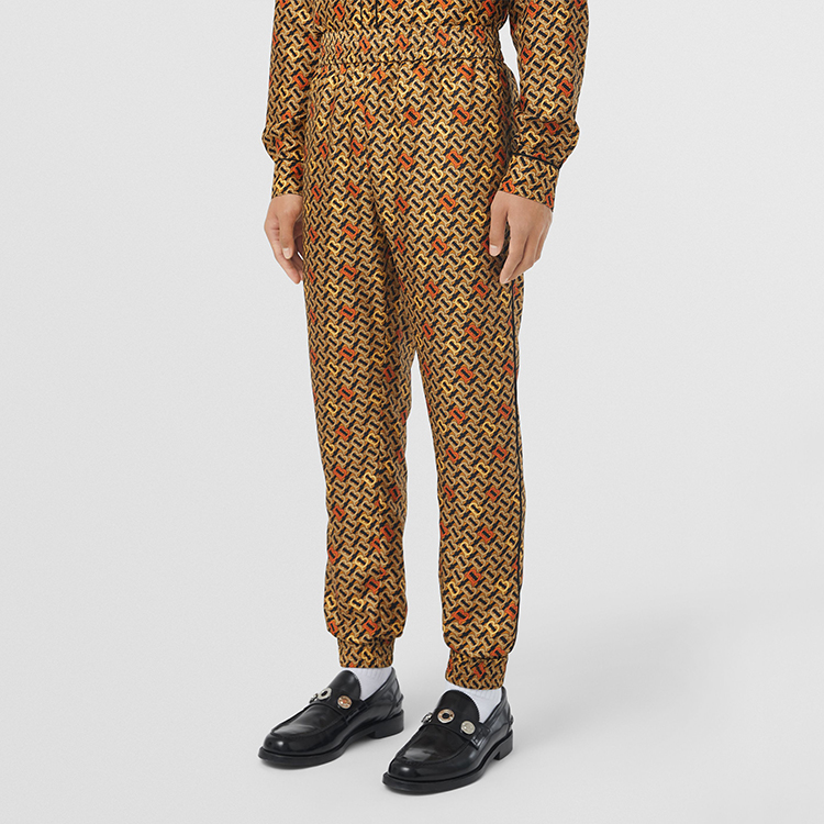 Purchase Burberry SS22 Monogram Print Jogger Coklat Celana Santai. 80513241