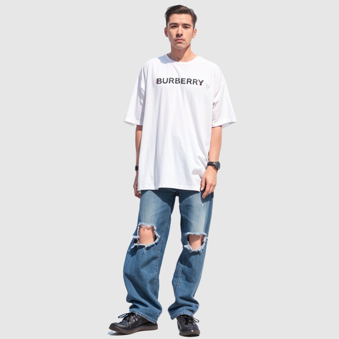 Purchase Burberry SS22 Oversized Logo Print White Short Sleeve T-Shirt for Men. 80530091