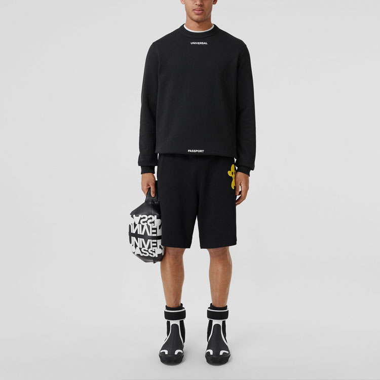 Shop Burberry SS22 標語印花棉質圓領套頭衫黑色 80514641