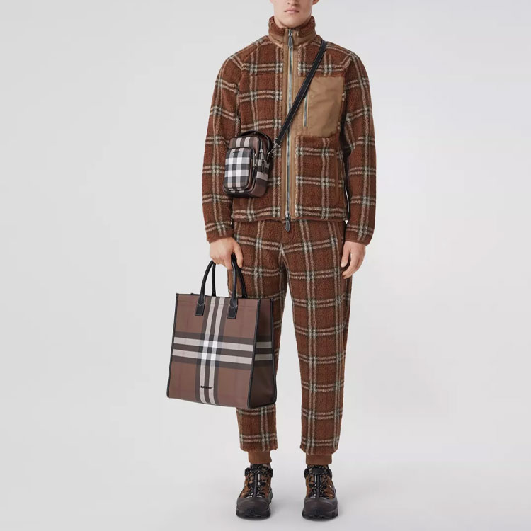 Purchase Burberry SS22 經典格紋拼接羊毛外套 男士深樺棕色 80478681