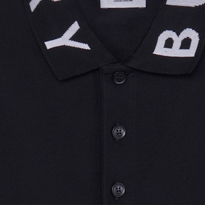 버버리 SS23 블랙 폴로 셔츠 - 로고 레터링 트림. 80675361 Sizing 버버리 SS23 블랙 폴로 셔츠 - 로고 레터링 트림. 80675361