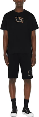 버버리 SS23 블랙 그래픽 프린트 반팔 면 티셔츠. 8070681 Lookbook 버버리 SS23 블랙 그래픽 프린트 반팔 면 티셔츠. 8070681