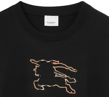 버버리 SS23 블랙 그래픽 프린트 반팔 면 티셔츠. 8070681 Sizing 버버리 SS23 블랙 그래픽 프린트 반팔 면 티셔츠. 8070681