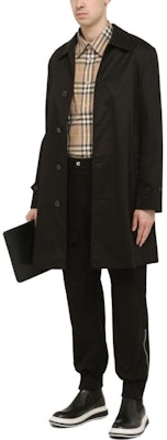 Burberry SS23 Jaket Trench Hitam Single-Breasted Kasual. 80509261 Lookbook Burberry SS23 Jaket Trench Hitam Single-Breasted Kasual. 80509261