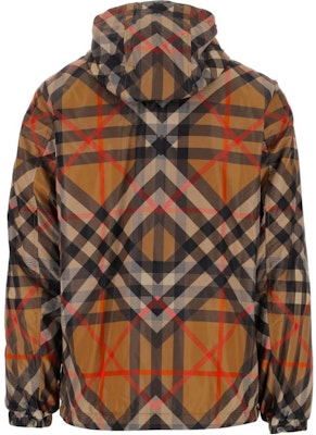 博柏利 SS23 棕色叠层格纹夹克. 80636891 Lookbook 博柏利 SS23 棕色叠层格纹夹克. 80636891