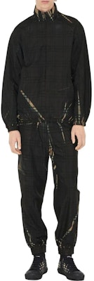 Burberry SS23 Check Turtleneck Zip-Up Jacket Black 8071071A7028 Lookbook Burberry SS23 Check Turtleneck Zip-Up Jacket Black 8071071A7028