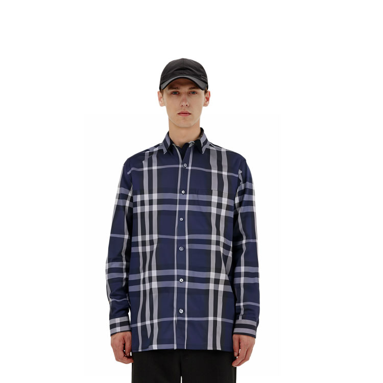 Lookbook Camisa Burberry SS23 Clásica de Algodón a Cuadros de Manga Larga Azul 39835411