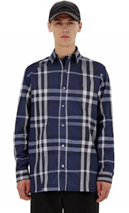 버버리 SS23 클래식 체크 코튼 긴소매 셔츠 블루 39835411 Lookbook 버버리 SS23 클래식 체크 코튼 긴소매 셔츠 블루 39835411