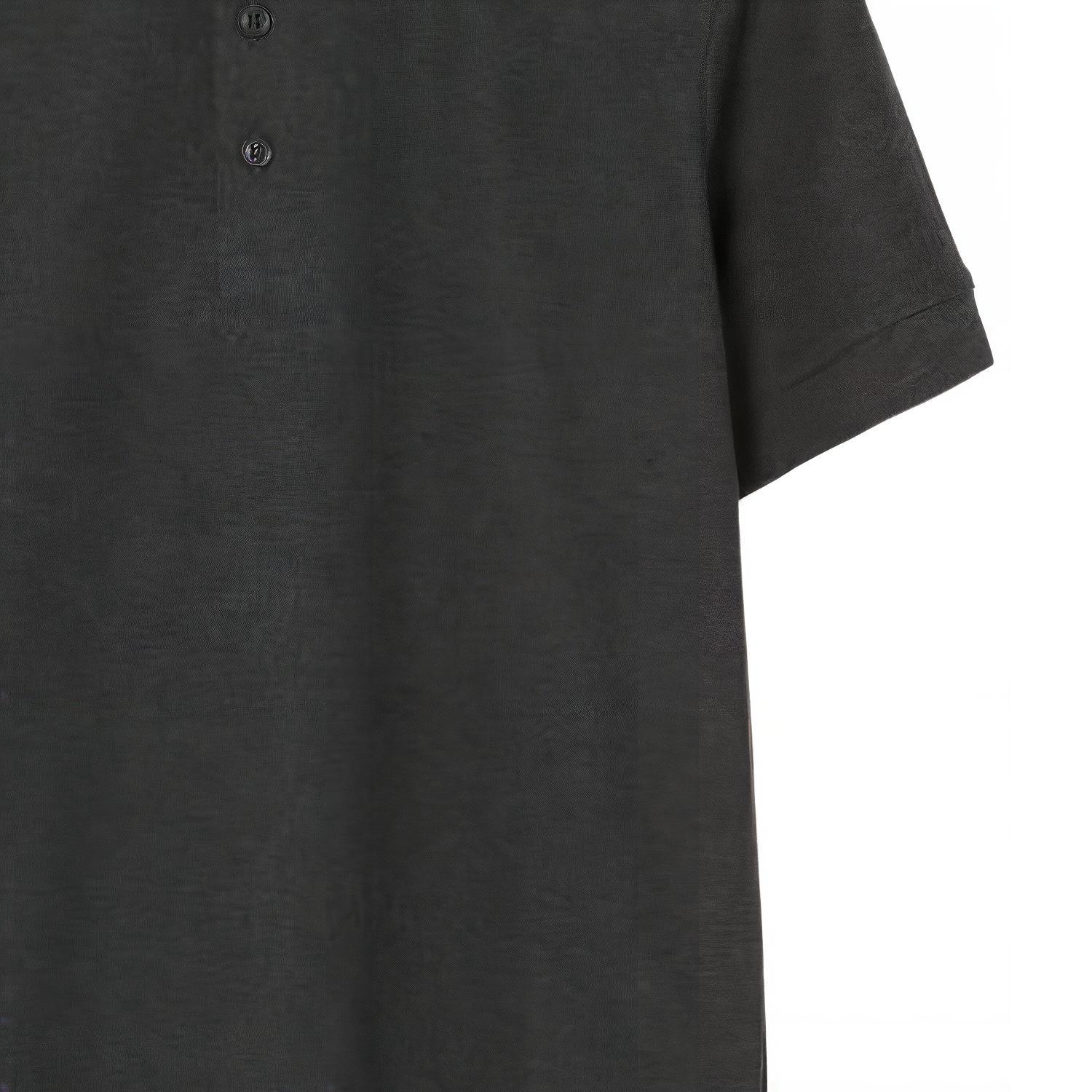 Sizing Burberry SS23 Polo Gris Oscuro Manga Corta con Detalle de Logo. 80675401