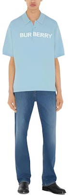 Burberry SS23 Camiseta Polo Azul Claro con Logo de Letras. 80655711 Lookbook Burberry SS23 Camiseta Polo Azul Claro con Logo de Letras. 80655711