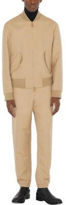 버버리 SS23 솔리드 버튼 조거 팬츠 소프트 베이지. 80656851 Lookbook 버버리 SS23 솔리드 버튼 조거 팬츠 소프트 베이지. 80656851