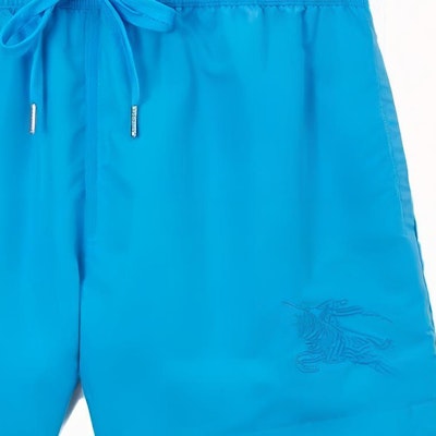 Burberry SS23 Celana Renang Drawstring Logo Bordir Biru. 80712421 Sizing Burberry SS23 Celana Renang Drawstring Logo Bordir Biru. 80712421