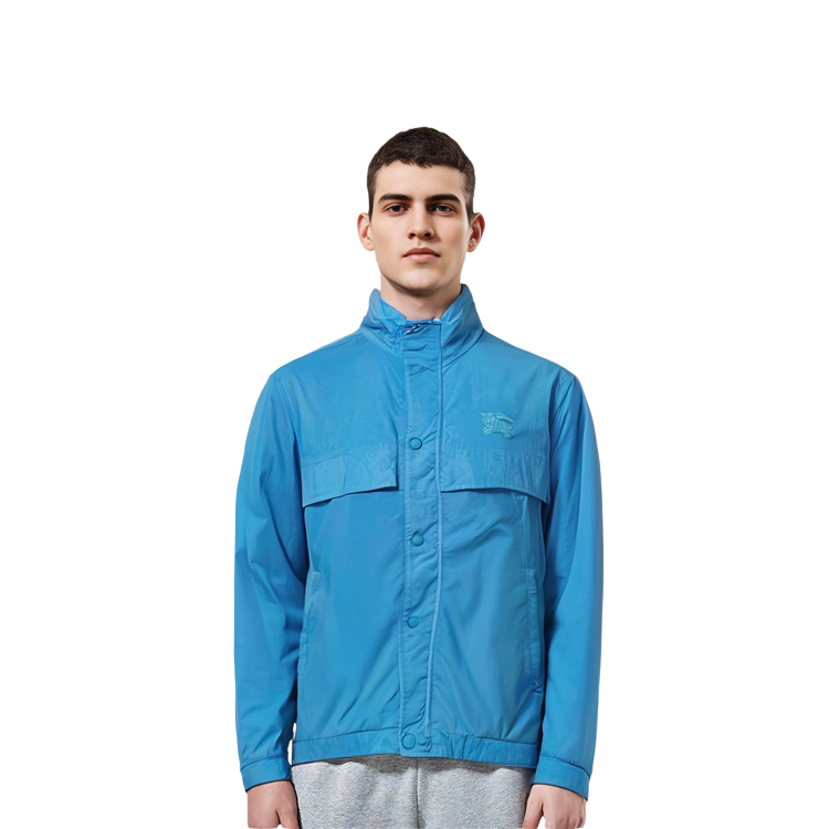 Burberry SS23  Solid Nylon Jacket with Equestrian Logo Patch - Vibrant Blue. 80658491 圖 3