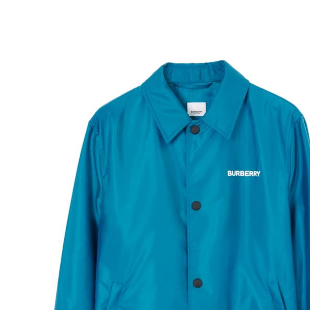 Lookbook Burberry SS23 Jaket Biru Lengan Panjang dengan Cetakan Logo Huruf Lelaki. 80701911