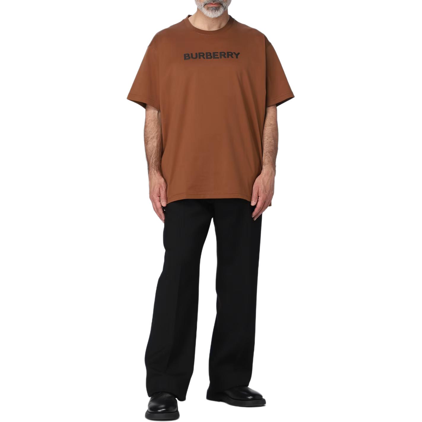 Lookbook Burberry SS23 Brown Letter Print Crewneck Short Sleeve T-Shirt 80651491