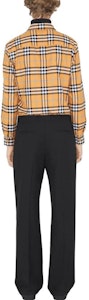 Burberry 男士橙色格紋長袖襯衫 SS23 系列。 80715231 Shop Burberry 男士橙色格紋長袖襯衫 SS23 系列。 80715231