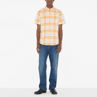 버버리 SS23 체크 반팔 버튼업 셔츠 화이트/옐로우 80690471 Lookbook 버버리 SS23 체크 반팔 버튼업 셔츠 화이트/옐로우 80690471