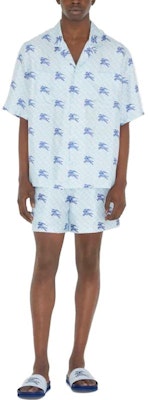 バーバリー SS23 エクエストリアンロゴプリント リラックスショーツ ブルー 80720761 Lookbook バーバリー SS23 エクエストリアンロゴプリント リラックスショーツ ブルー 80720761