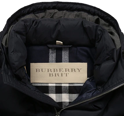 Burberry SS23 Jaket Panjang Outdoor Navy Blue Duck Down Hoodie. 39982411 Shop Burberry SS23 Jaket Panjang Outdoor Navy Blue Duck Down Hoodie. 39982411