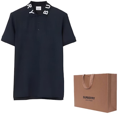 버버리 SS23 솔리드 로고 프린트 반팔 폴로 셔츠 네이비 블루 (남성). 80675381 Lookbook 버버리 SS23 솔리드 로고 프린트 반팔 폴로 셔츠 네이비 블루 (남성). 80675381
