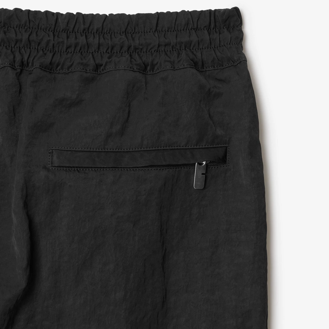 Sizing Burberry SS24 黑色抽繩運動長褲休閒穿搭。 80836621