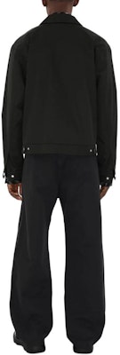 Burberry SS24 Celana Hitam Straight-Leg Kasual dengan Detail Jahitan. 80831731 Shop Burberry SS24 Celana Hitam Straight-Leg Kasual dengan Detail Jahitan. 80831731