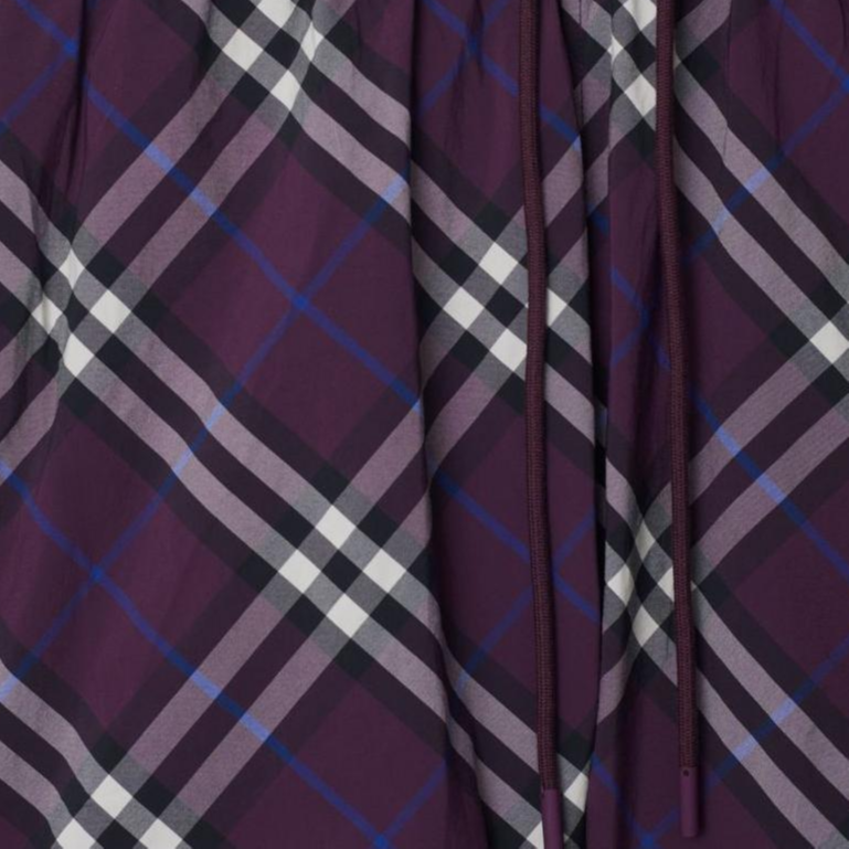 Lookbook Burberry SS24 深紫色格紋輕便抽繩泳褲 80956341