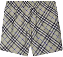 Lookbook Burberry SS24 Shorts de Natación Verde Musgo con Cintura Media y Cordón. 80873361