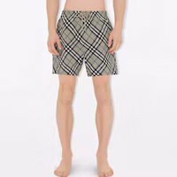 Shop Burberry SS24 Shorts de Natación Verde Musgo con Cintura Media y Cordón. 80873361