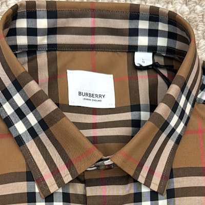 버버리 SS24 체크 프린트 반소매 캐주얼 셔츠 카키 80846901 Shop 버버리 SS24 체크 프린트 반소매 캐주얼 셔츠 카키 80846901