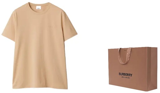 Burberry SS24 刺繡標誌圓領T恤 柔和黃棕色。 80843601 Shop Burberry SS24 刺繡標誌圓領T恤 柔和黃棕色。 80843601