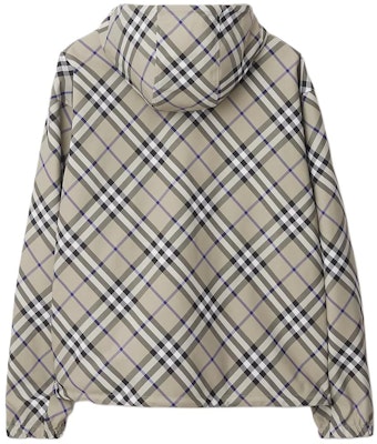 버버리 SS24 리버서블 체크 후드 집업 자켓 모스 그린 80872181 Lookbook 버버리 SS24 리버서블 체크 후드 집업 자켓 모스 그린 80872181