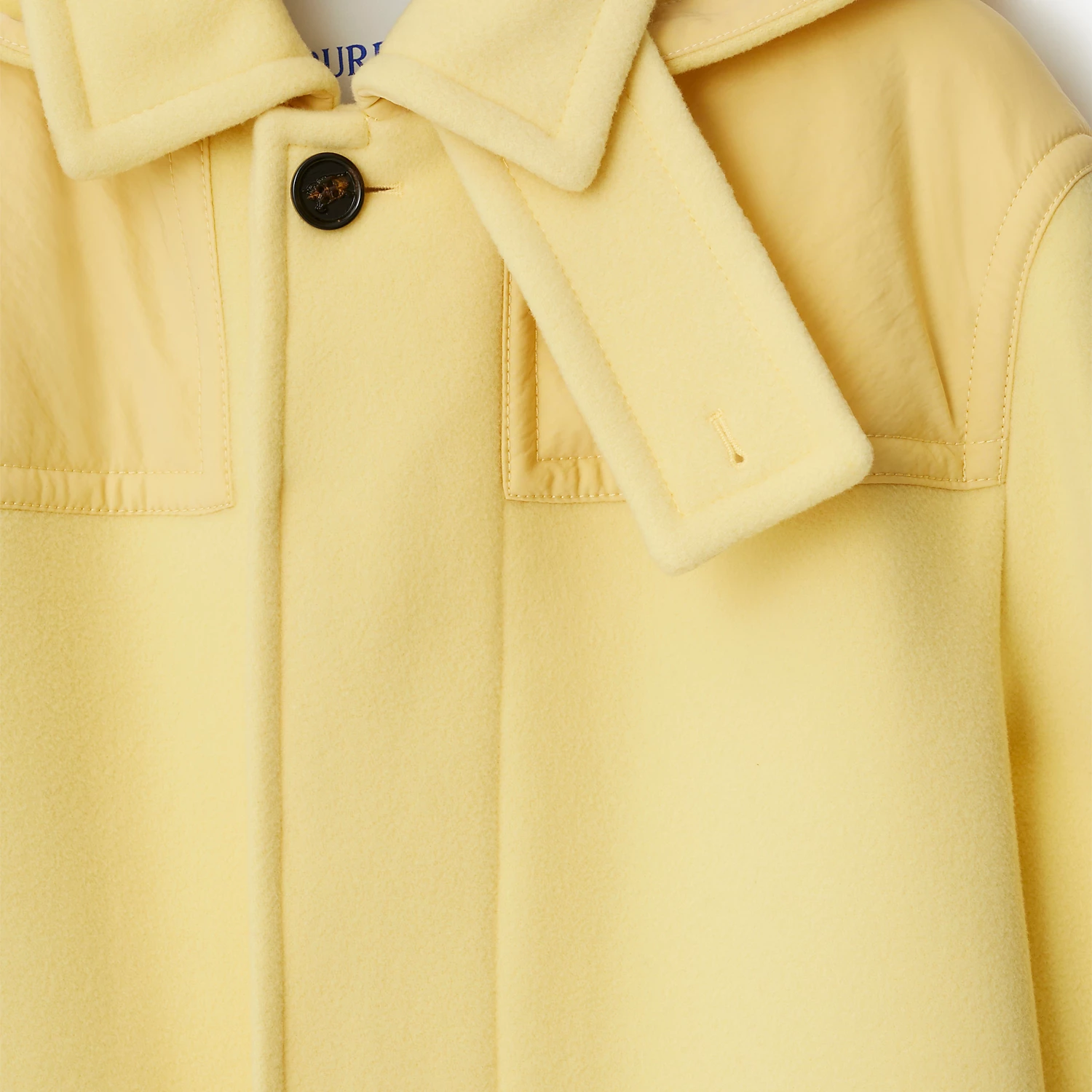 Sizing Burberry SS24 Abrigo Duffel Sólido con Capucha Color Amarillo Daffodil 80825941