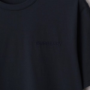 Burberry SS24 Baju-T Leher Bulat Navy Blue Logo Sulam Warna Solid. 80843641 Purchase Burberry SS24 Baju-T Leher Bulat Navy Blue Logo Sulam Warna Solid. 80843641