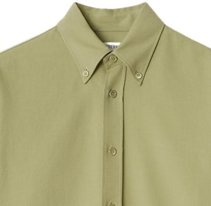 버버리 SS24 솔리드 컬러 포인트 카라 그린 긴팔 셔츠 80823031 Sizing 버버리 SS24 솔리드 컬러 포인트 카라 그린 긴팔 셔츠 80823031