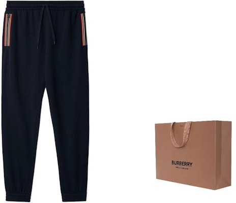 Burberry SS24 Celana Santai Knit Bergaris Tali Serut Biru Navy. 80878711 Shop Burberry SS24 Celana Santai Knit Bergaris Tali Serut Biru Navy. 80878711