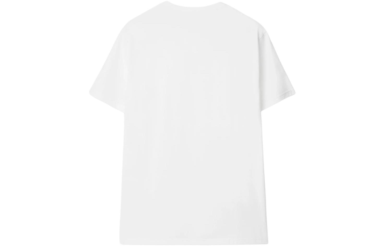 Lookbook Burberry SS24 Kaos Putih Lengan Pendek Crewneck Kasual. 80839401