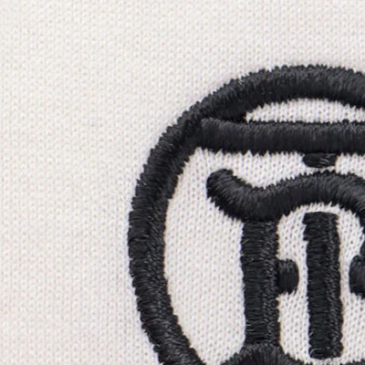 Burberry SS24 White Crewneck T-Shirt with Solid Color Logo Embroidery. 80840151 Sizing Burberry SS24 White Crewneck T-Shirt with Solid Color Logo Embroidery. 80840151