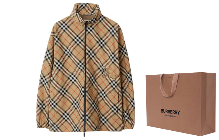 Shop Burberry SS24 Jaket Kasual Hood Boleh Ditanggalkan Zip Kotak Beige. 80893221