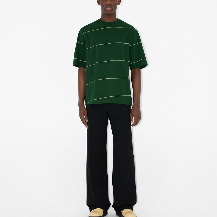 Purchase 버버리 SS24 아이비 그린 로고 자수 스트라이프 반팔 티셔츠 남성용. 80836111