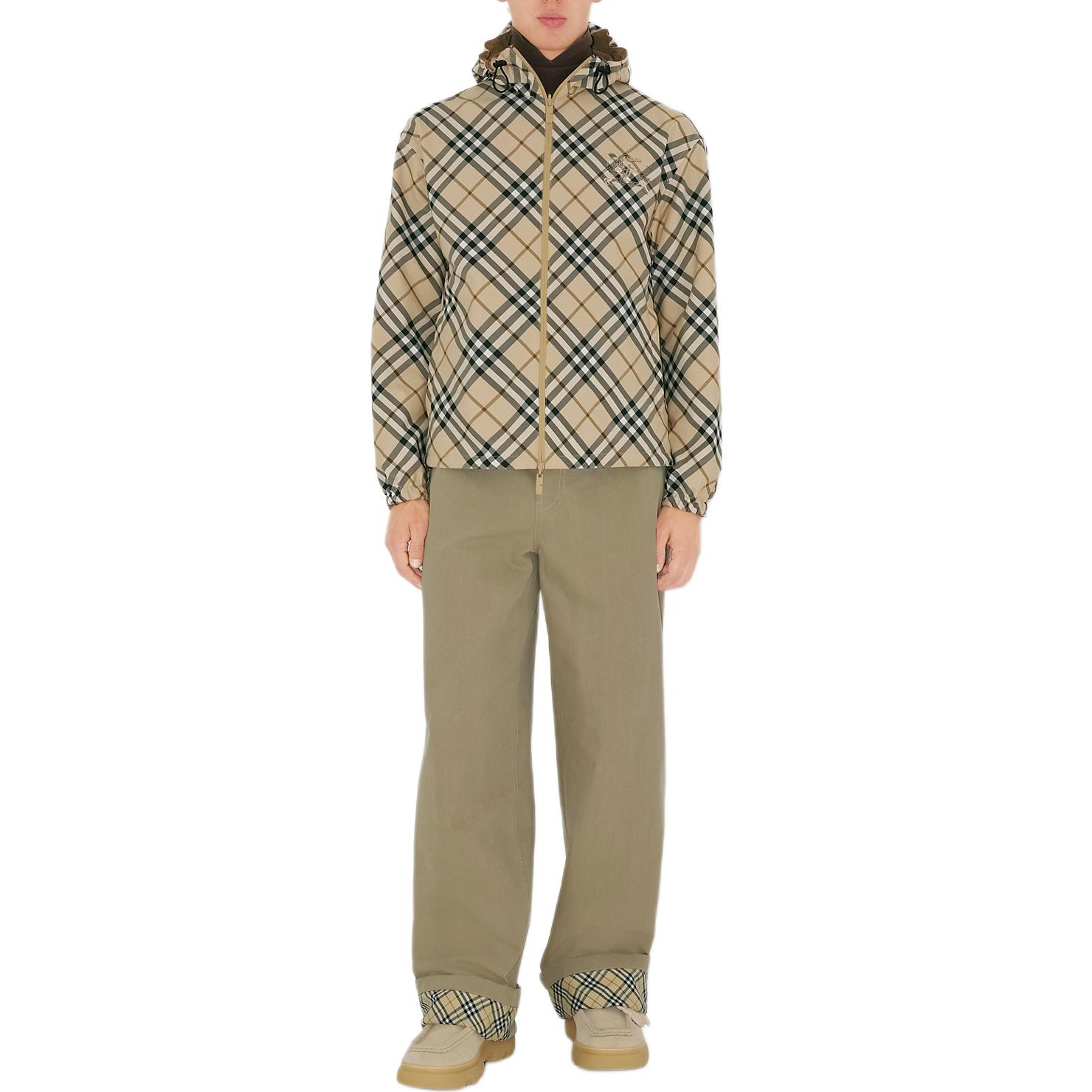 Lookbook 博柏利 SS24 男士可翻转格纹宽松连帽夹克 米色. 80991621