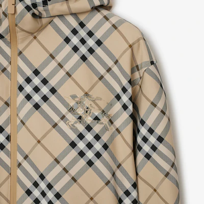 博柏利 SS24 男士可翻转格纹宽松连帽夹克 米色. 80991621 Sizing 博柏利 SS24 男士可翻转格纹宽松连帽夹克 米色. 80991621