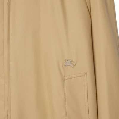 Burberry SS24 純色拉鍊長袖夾克 麻色 80931991 Sizing Burberry SS24 純色拉鍊長袖夾克 麻色 80931991