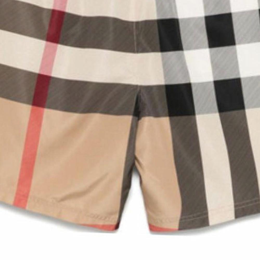 Details for Burberry SS25 經典格紋抽繩口袋男士泳褲 卡其色。 81072721