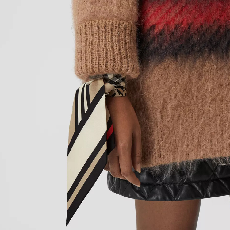 Burberry TB Monogram Silk Scarf in Archive Beige 80370171 圖 4